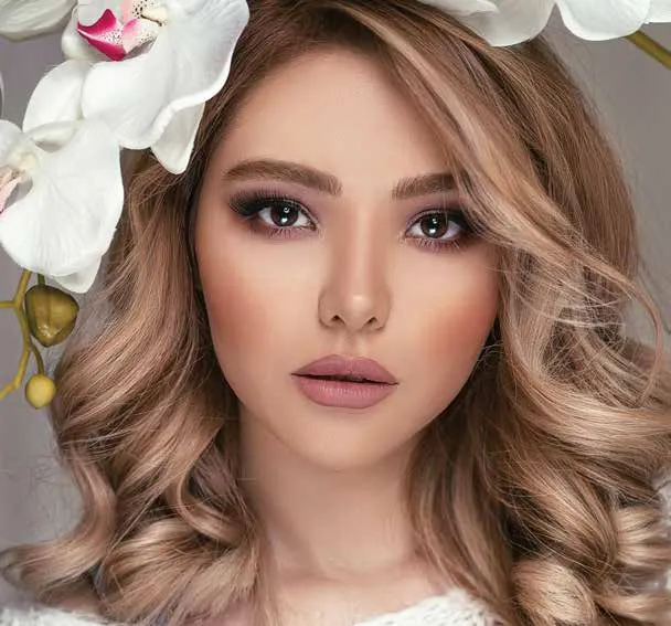 Soft caramel waves